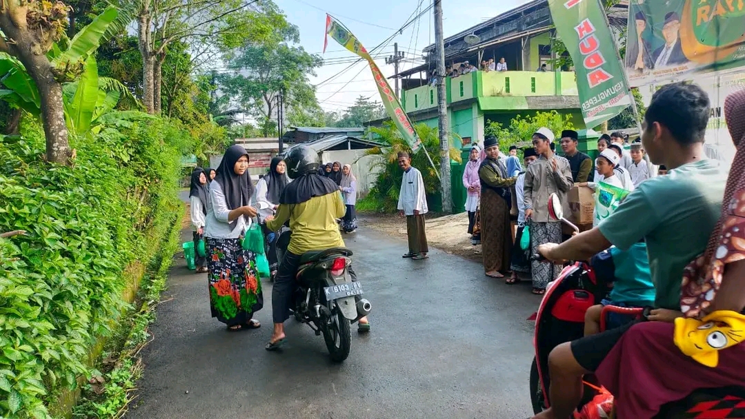 Siswa MTs Miftahul Huda Kedungleper Gelar Aksi Berbagi di Bulan Ramadan